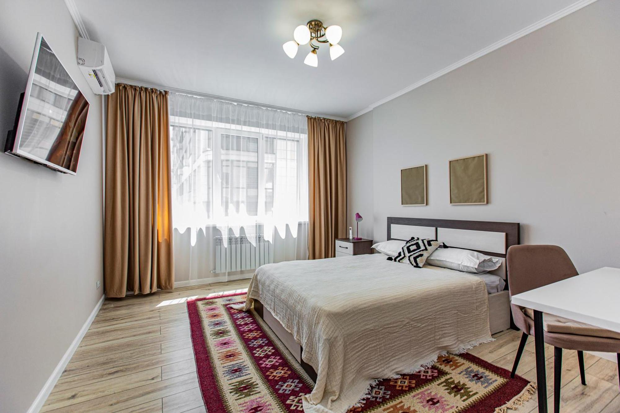 2 Room Apartment In The Center Alma-Ata Buitenkant foto
